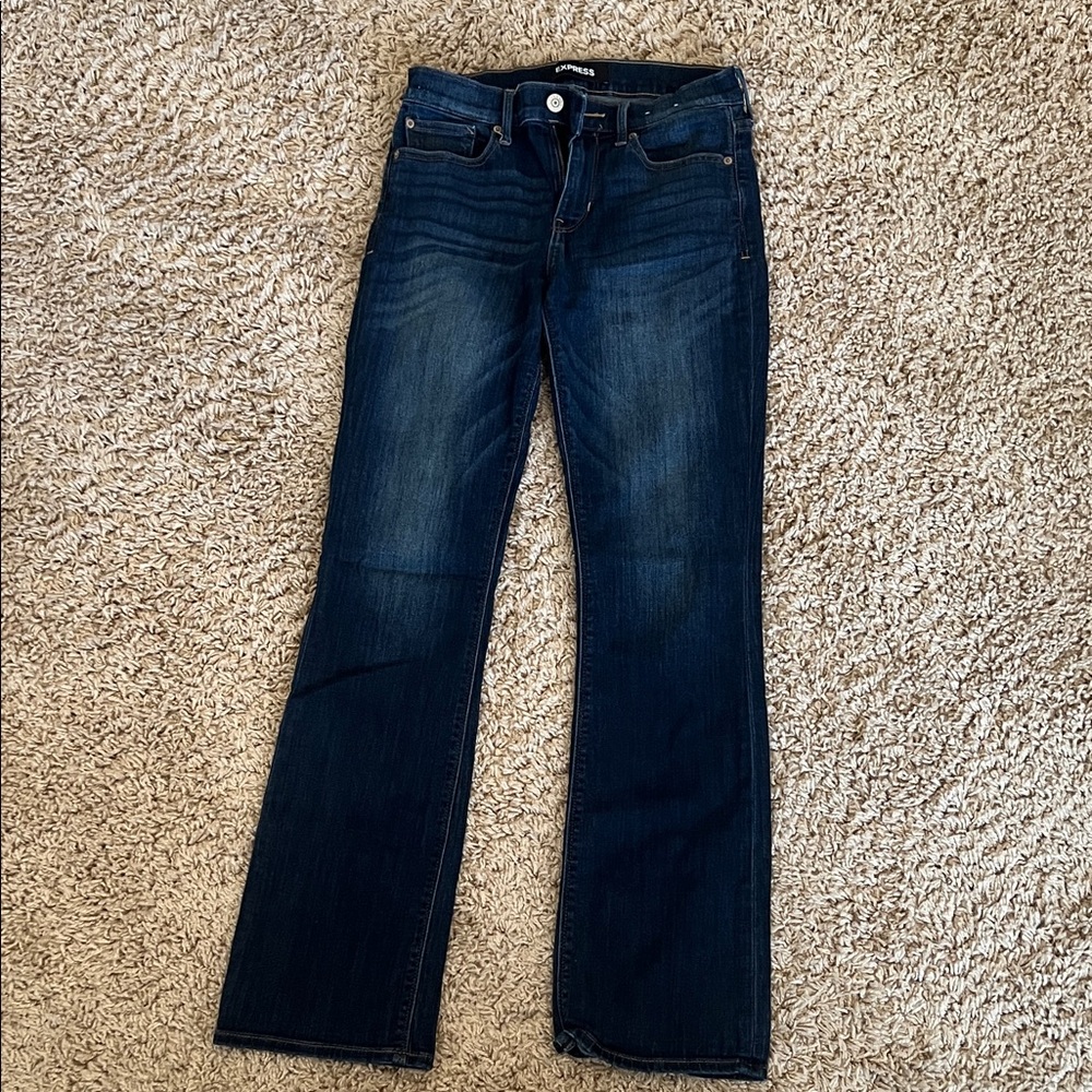 Express Womens mid rise barely boot jeans 
Size 4R